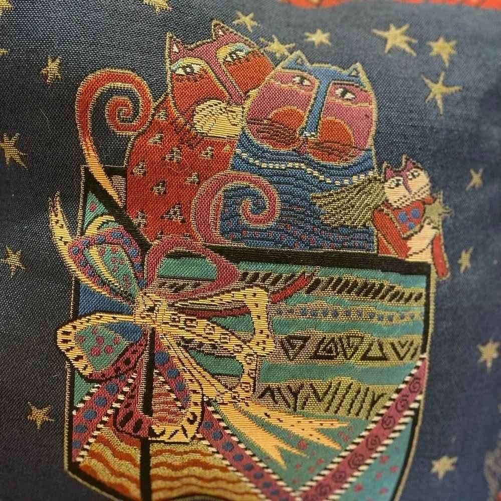 LAUREL BURCH Christmas CATS Throw PILLOW Holiday TAPESTRY Kitty Vintage Red Gold